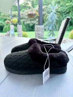 dearfoams Women's Black Hannah Festive Knit Clog Faux-Fur Slippers Size 7-8 💕🖤